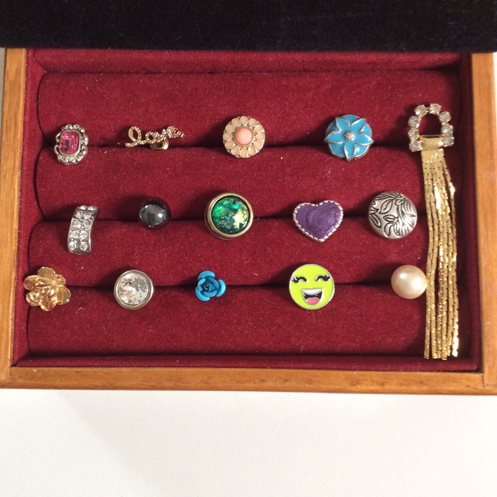 Sweet & Single 15 Fun Post Earrings Lot.
